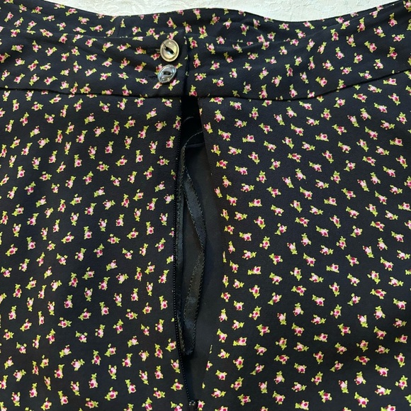 ❤️2/$15 or 3/$21❤️ Jones New York Silk Small Floral Flare Skirt, Size 14 Petite - Picture 6 of 9